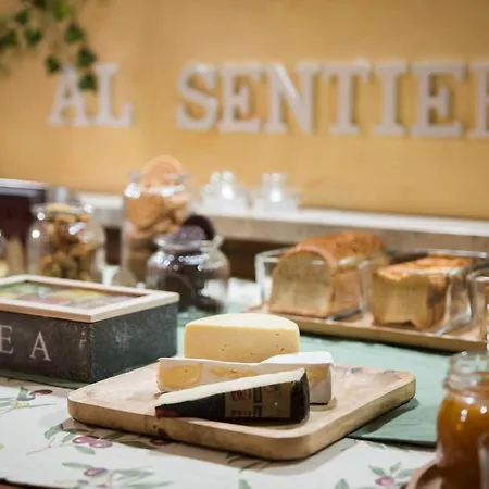 Al Sentiero Bed and Breakfast 4*