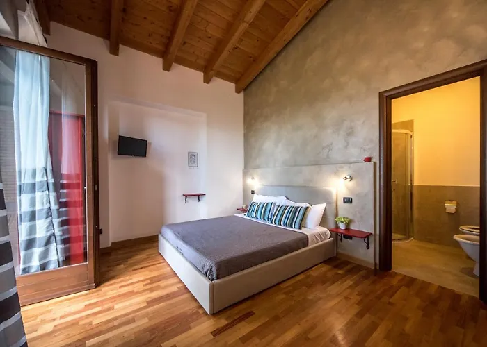 Al Sentiero Couette-café 4*