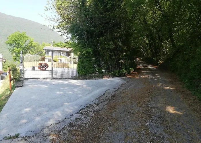 Al Sentiero Couette-café 4*