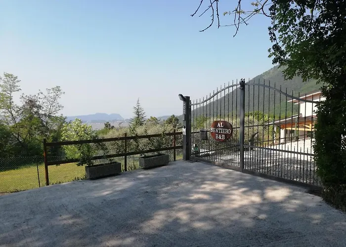 Couette-café Al Sentiero 4*